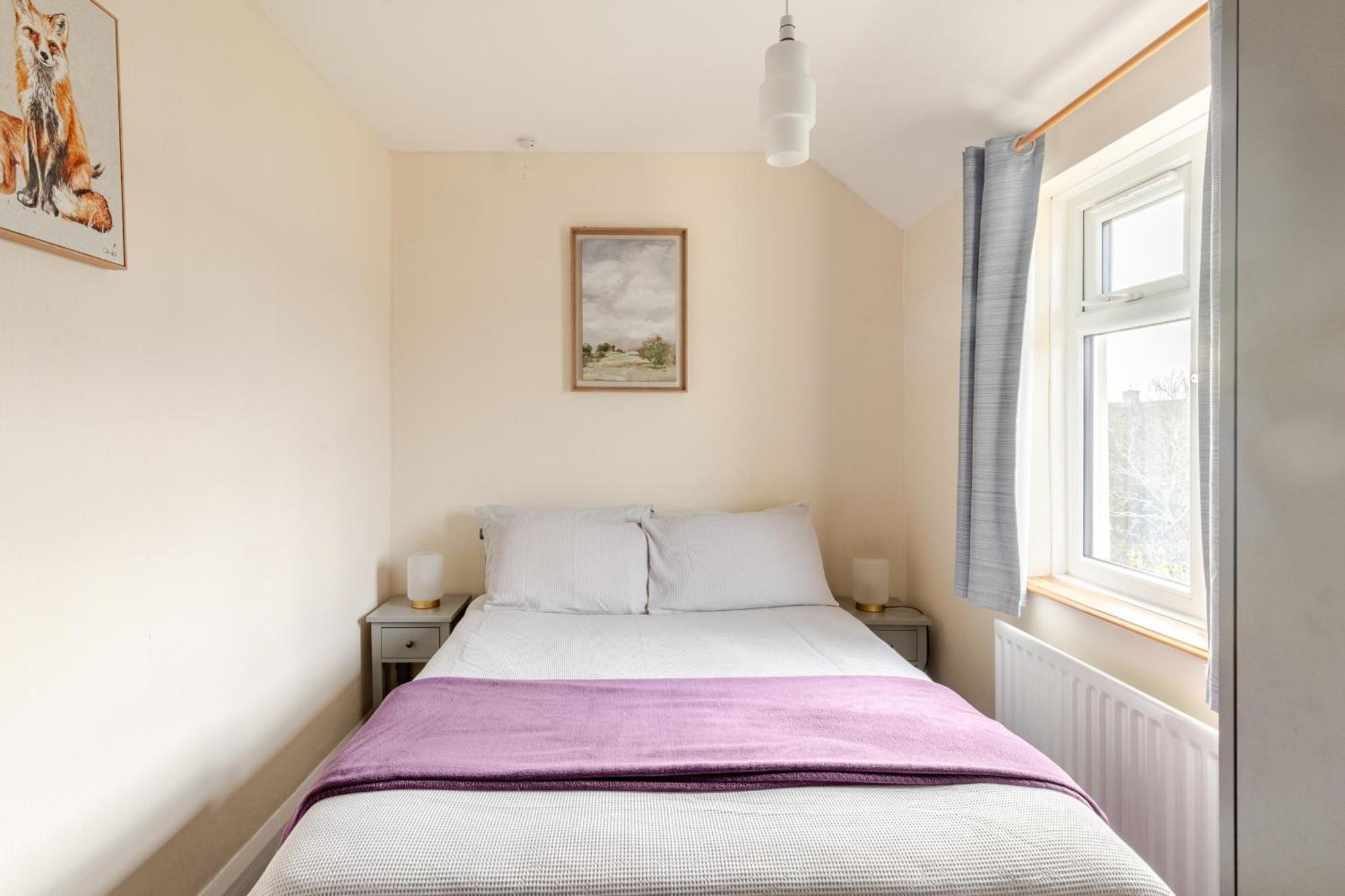 Beautiful 3 Bedroom House With Garden + Parking Ferienhaus *